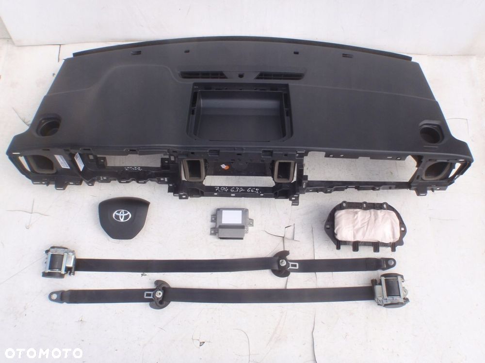 toyota proace deska kokpit konsola poduszki pasy - 1