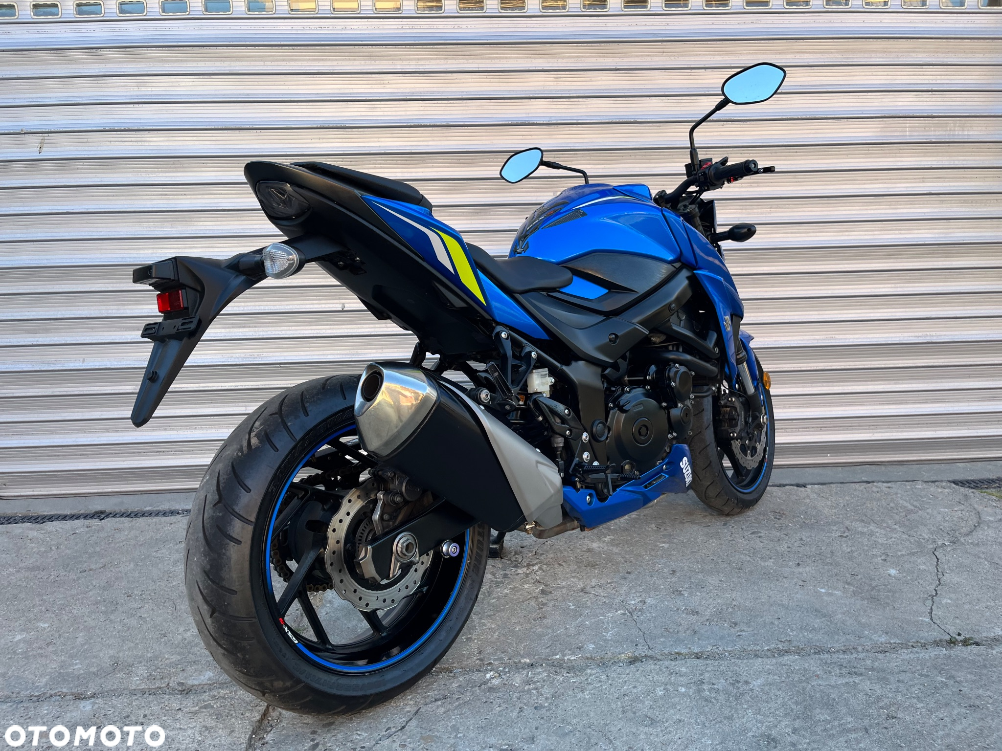 Suzuki GSX - 13