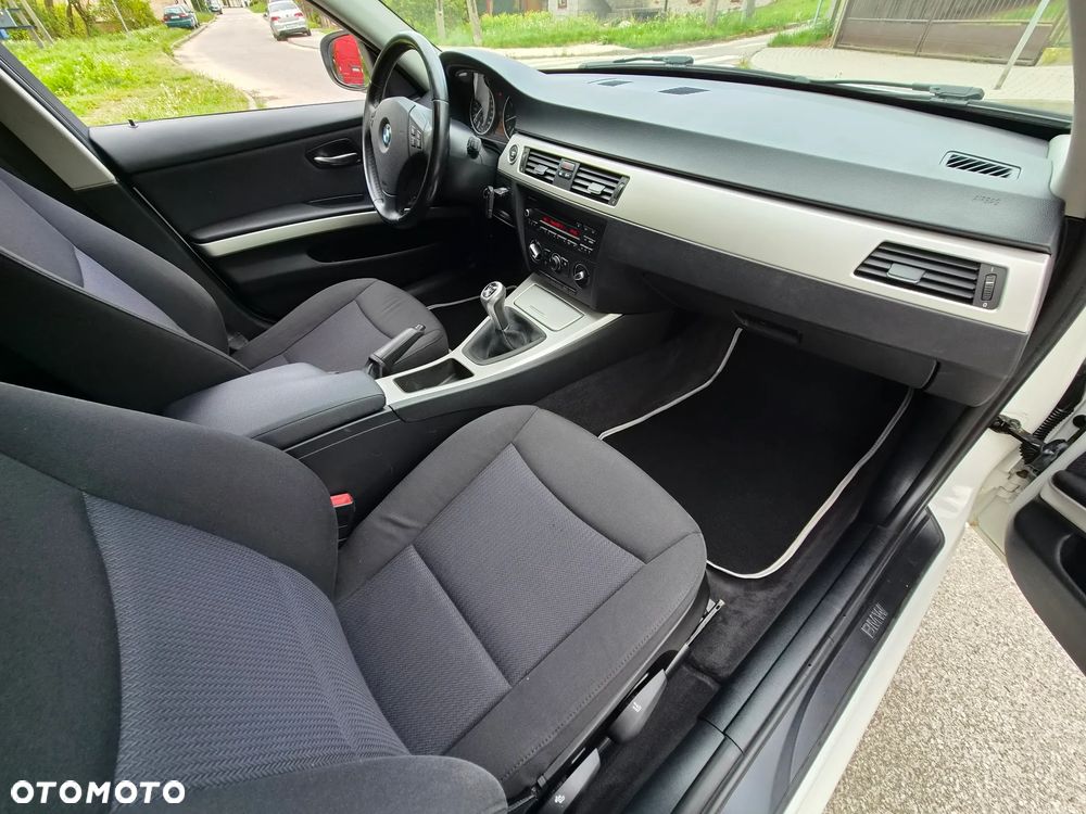 BMW Seria 3 - 24