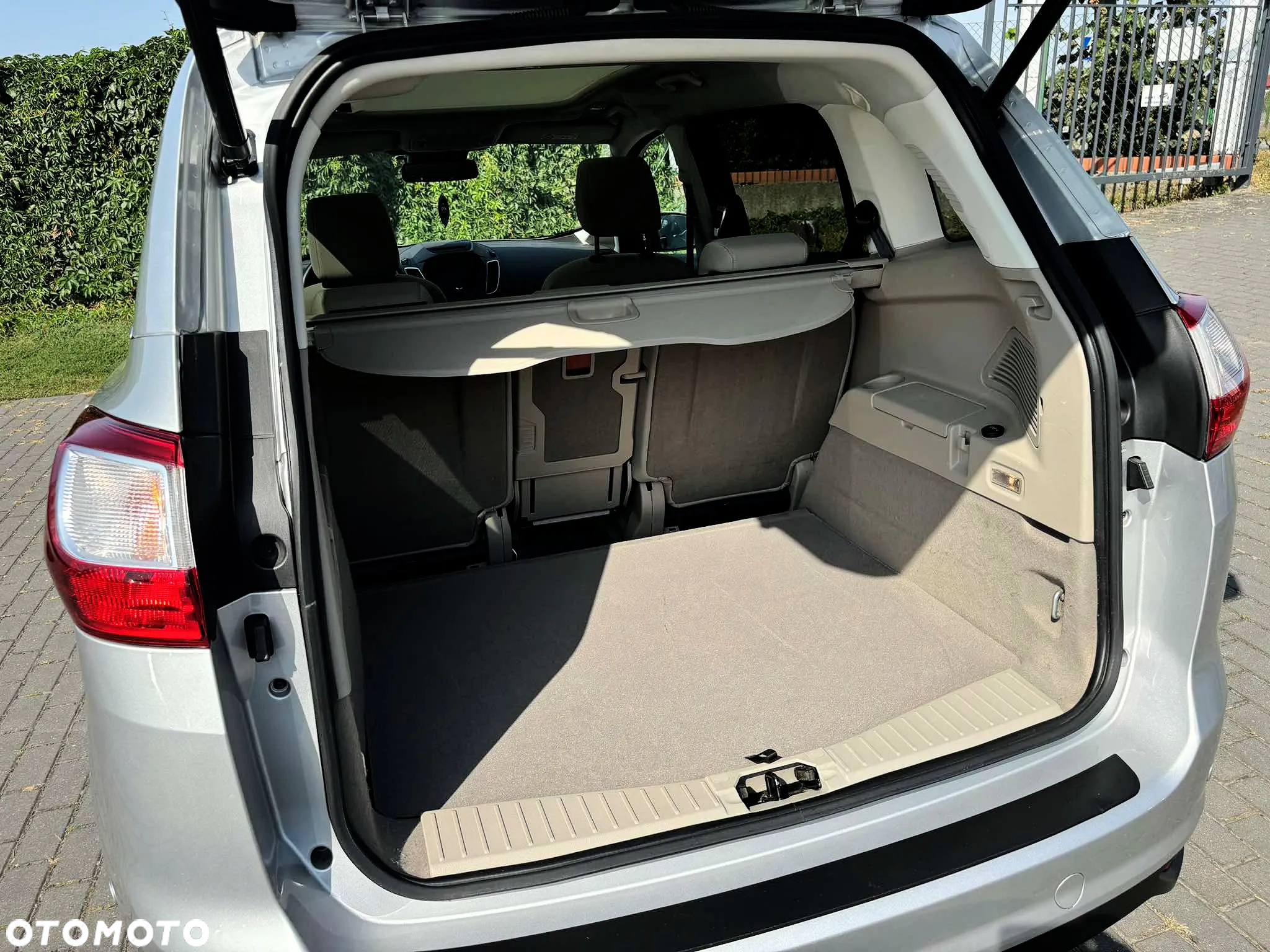 Ford Grand C-MAX - 18