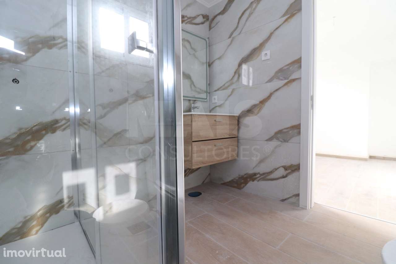 Moradia T3 Totalmente Remodelada, espaço exterior privado, em Salva... - Grande imagem: 4/26