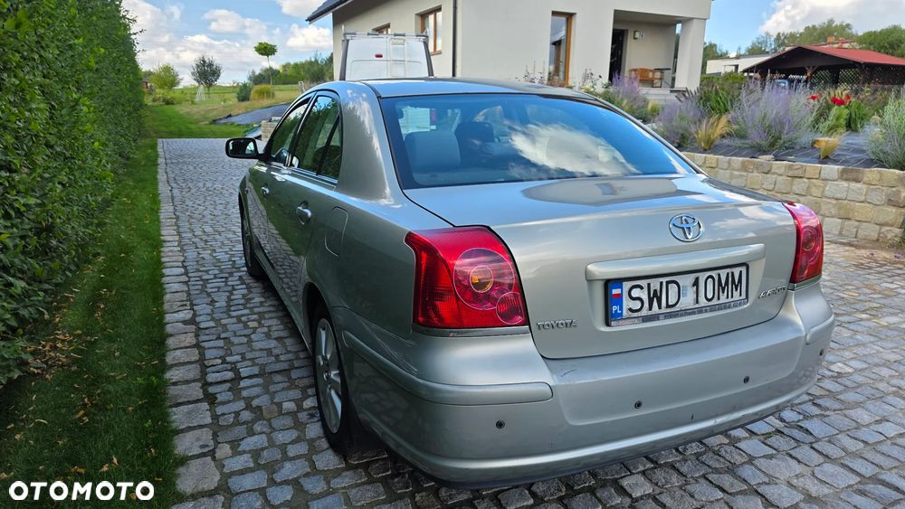 Toyota Avensis 1.8 VVT-i Sol - 3