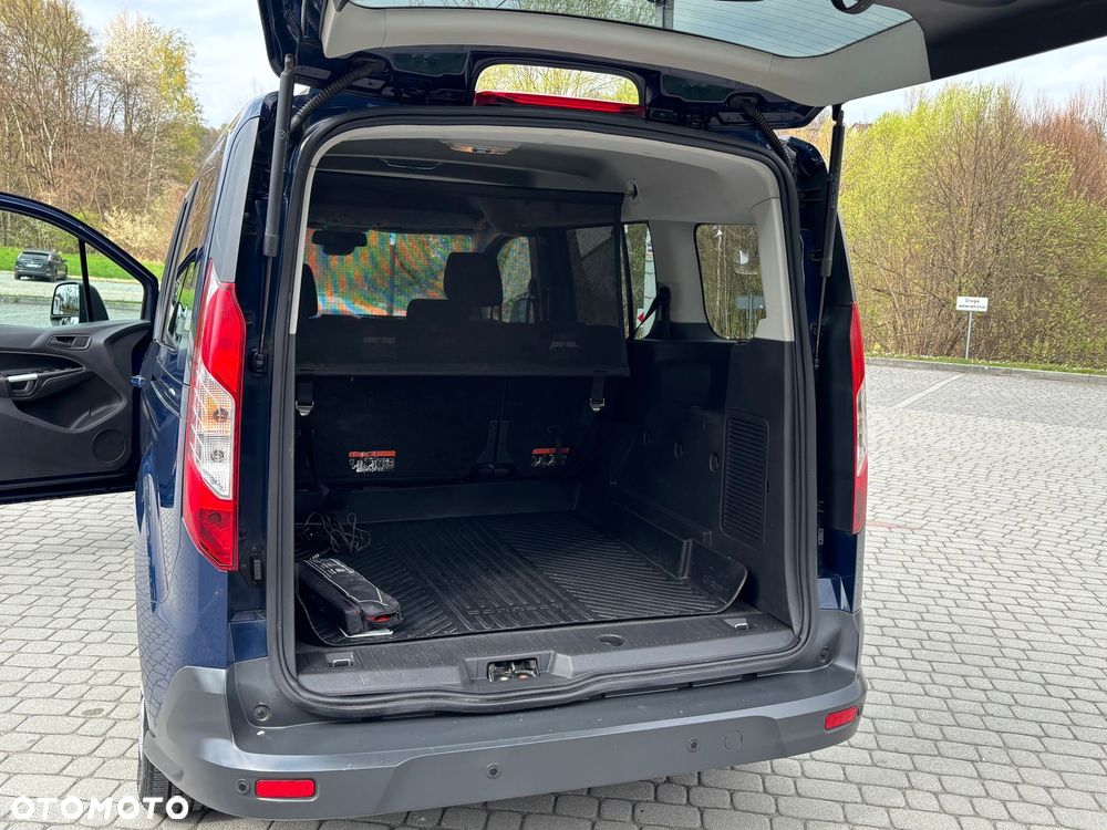 Ford Tourneo Connect Grand - 22
