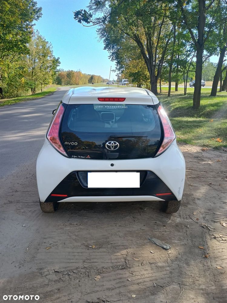 Toyota Aygo x-play - 4