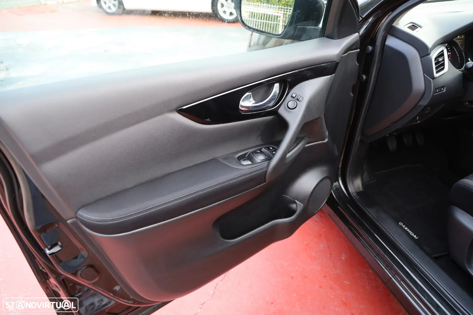 Nissan Qashqai 1.5 dCi N-Connecta 18 - 20