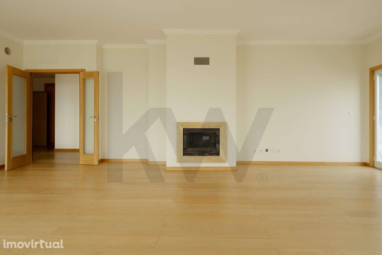 Apartamento T3 com varanda e garagem no L Towers, em Paço de Arcos - Grande imagem: 4/19