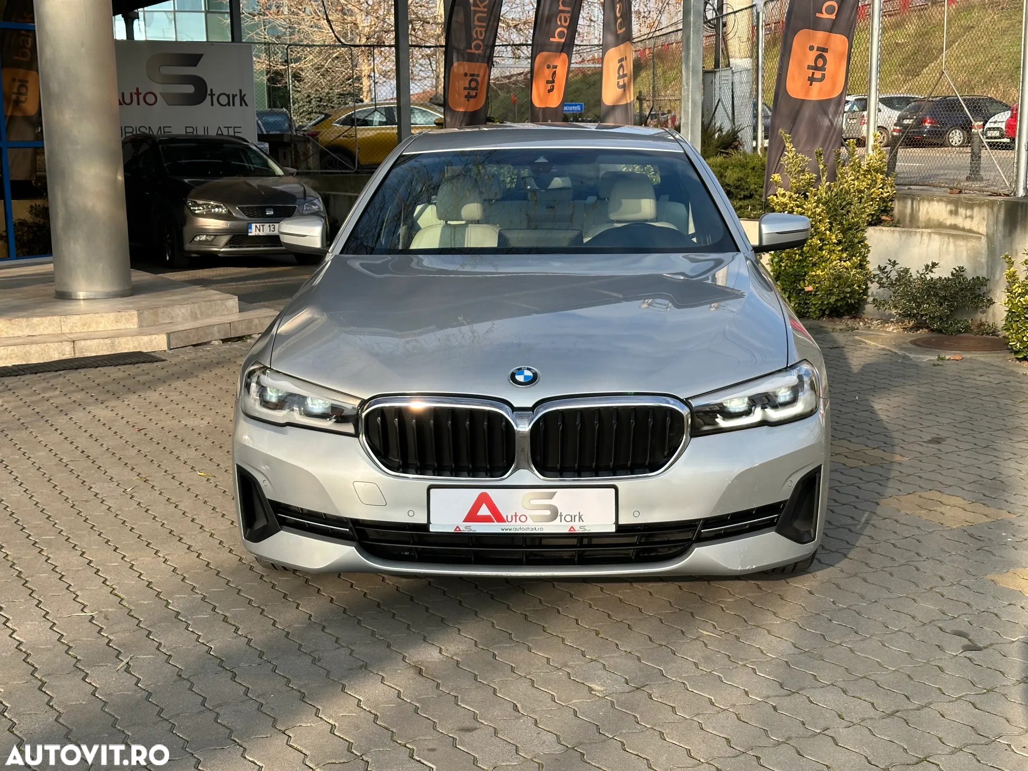BMW Seria 5 530e Aut. Luxury Line - 12