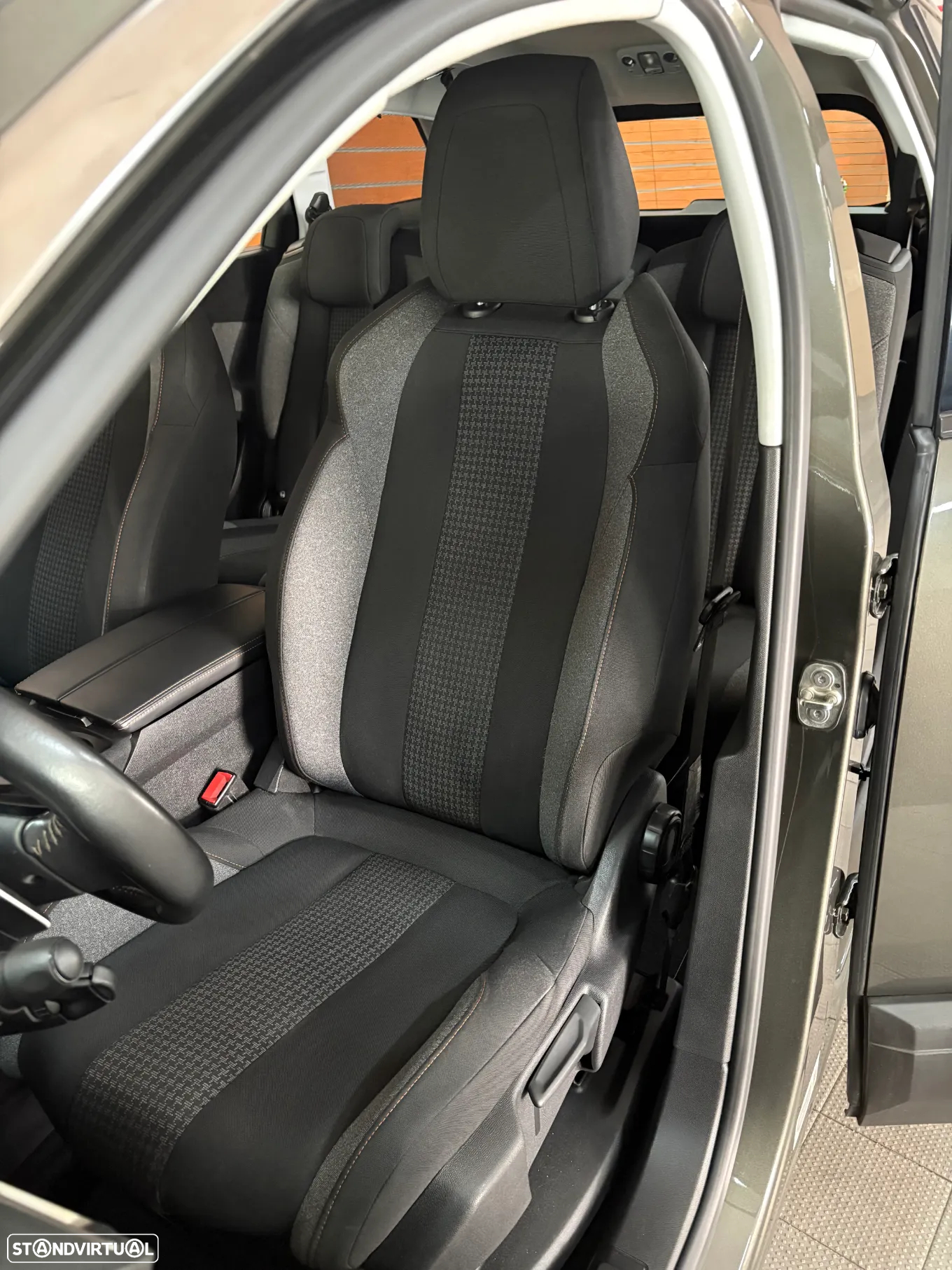 Peugeot 5008 1.5 BlueHDi Active Pack EAT8 - 14