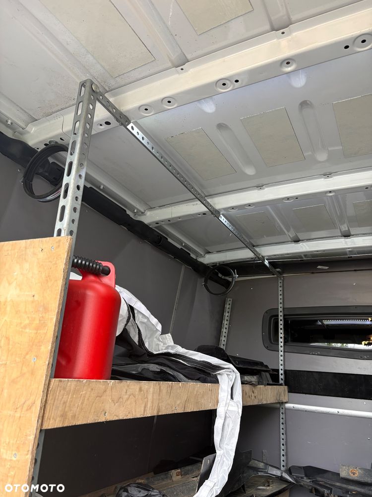Mercedes-Benz Sprinter - 18