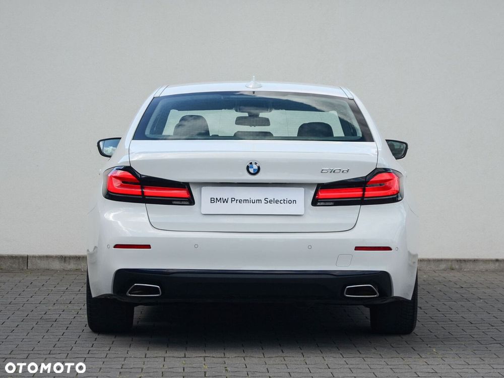 BMW Seria 5 518d mHEV - 11