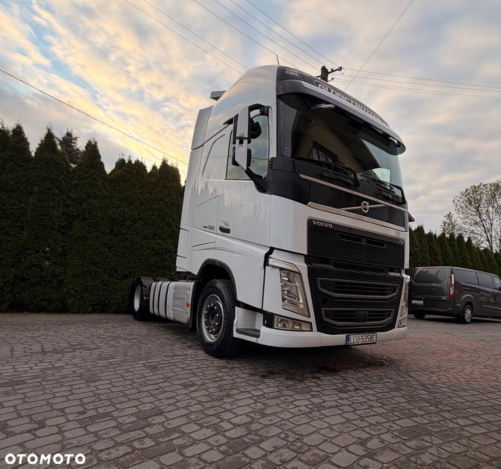 Volvo - 2
