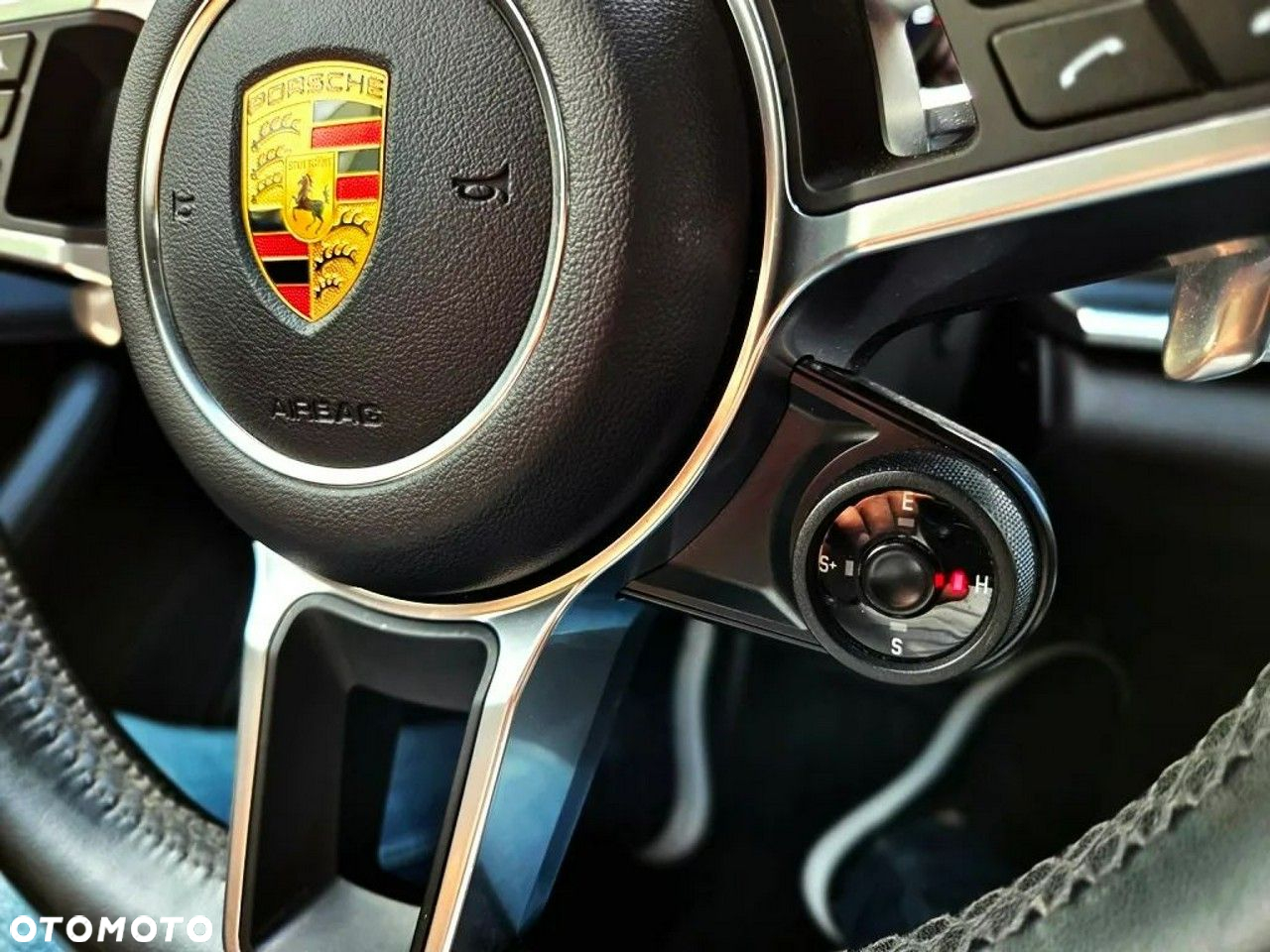 Porsche Panamera 4 Platinum Edition - 16