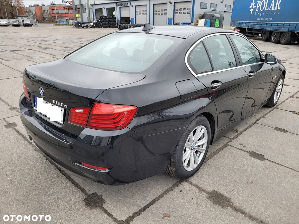BMW Seria 5 525d xDrive Luxury Line - 7