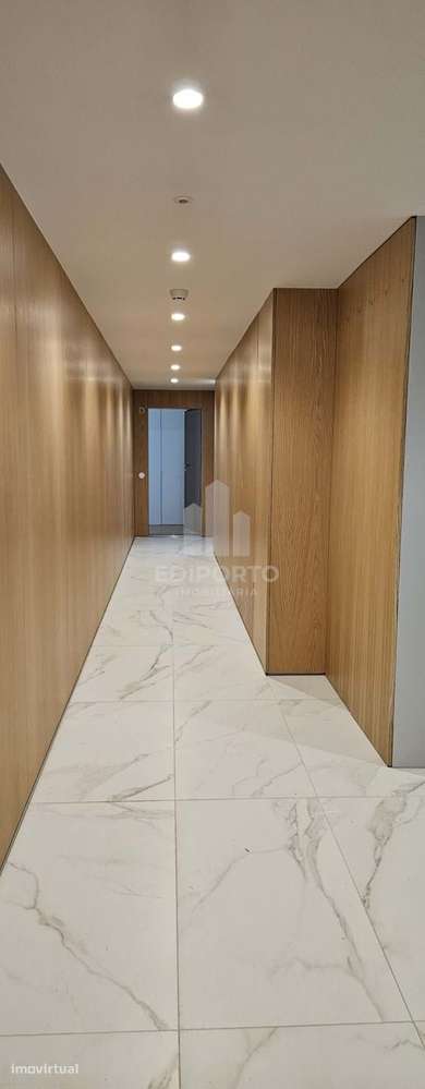 Apartamento T2  com terraço junto ao mar a escassos metros da praia de - Grande imagem: 3/24
