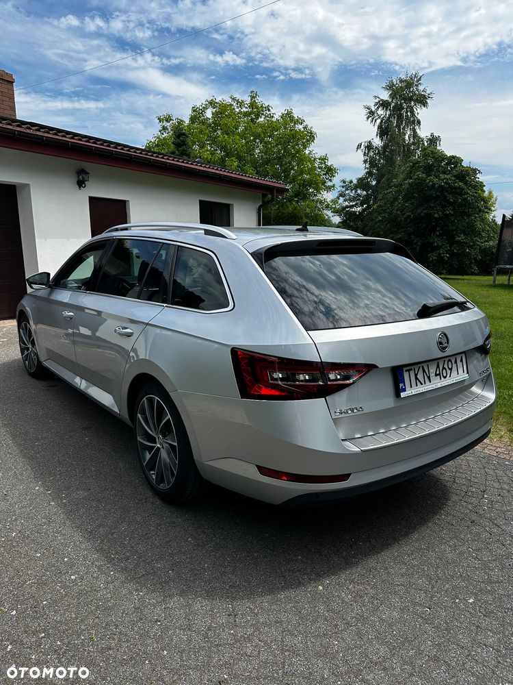 Skoda Superb 2.0 TDI 4x4 L&K DSG - 6