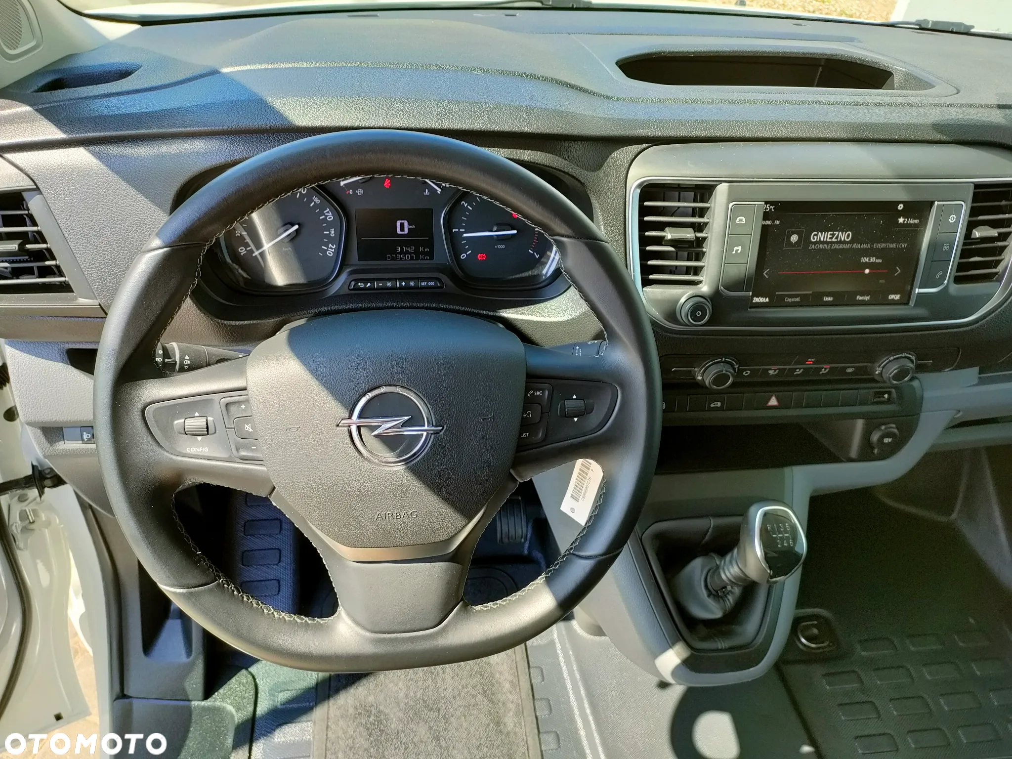Opel Vivaro - 10