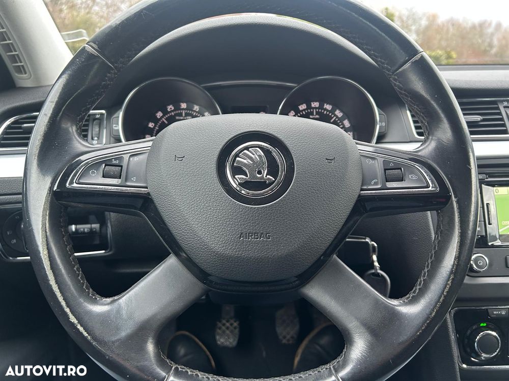 Skoda Superb 2.0 TDI PD Comfort - 8