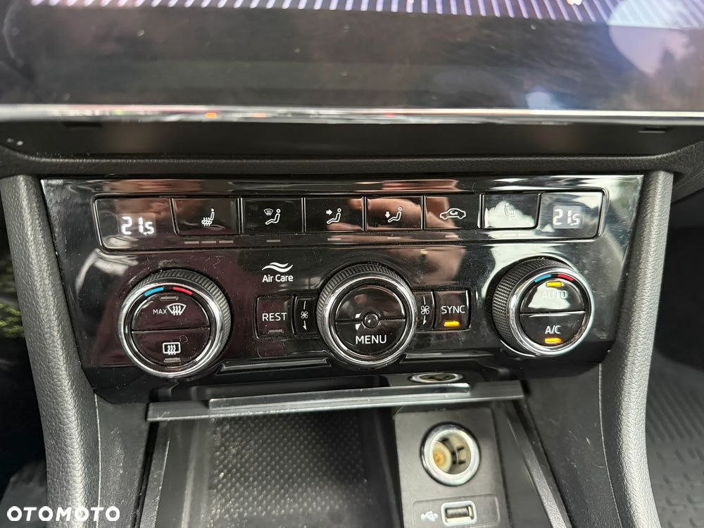 Skoda Superb 2.0 TDI SCR Ambition - 22