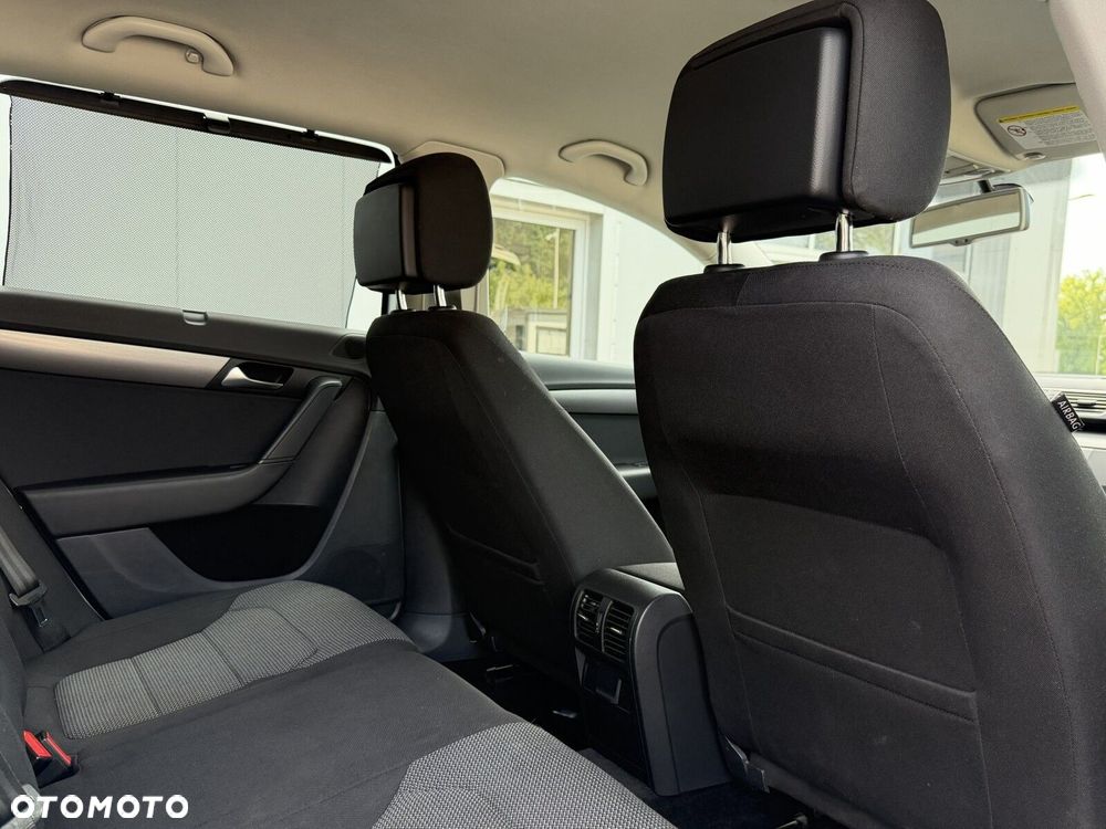 Volkswagen Passat - 22