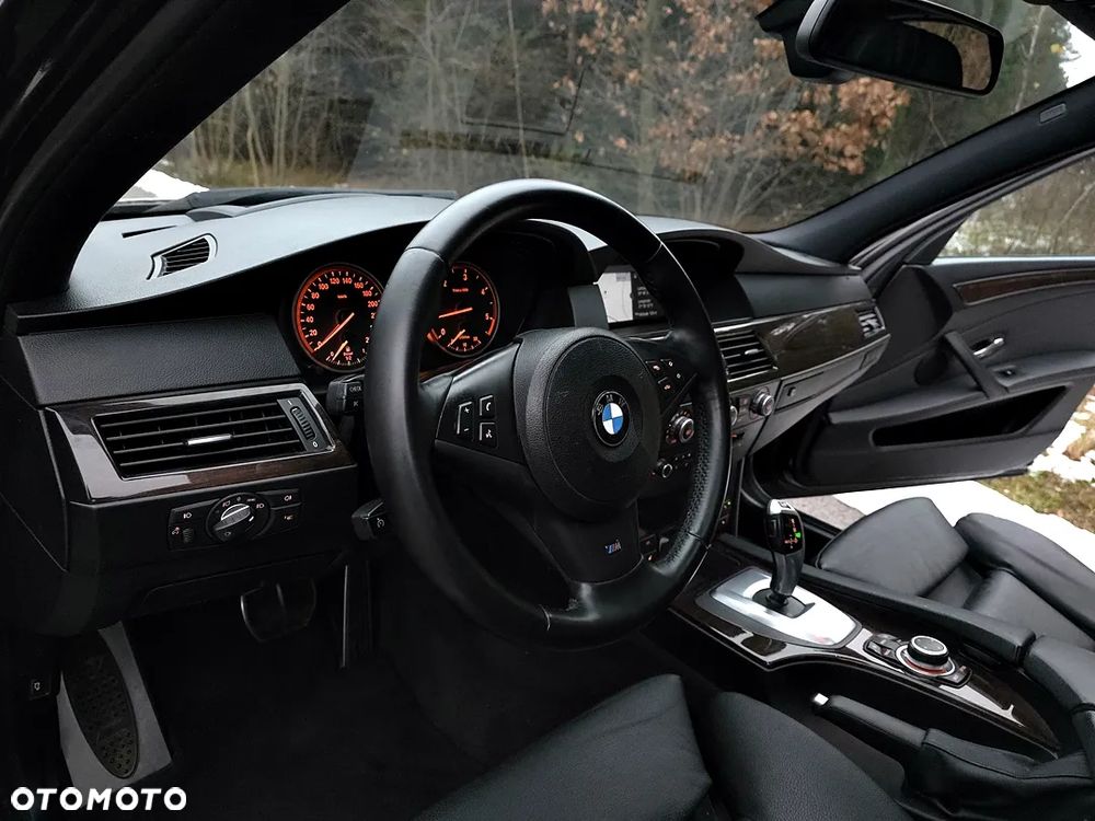 BMW Seria 5 530d Sport-Aut Edition Sport - 24