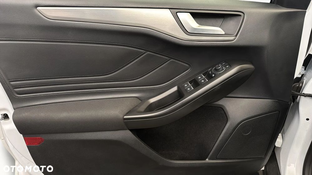 Ford Focus 1.0 EcoBoost Titanium X - 21