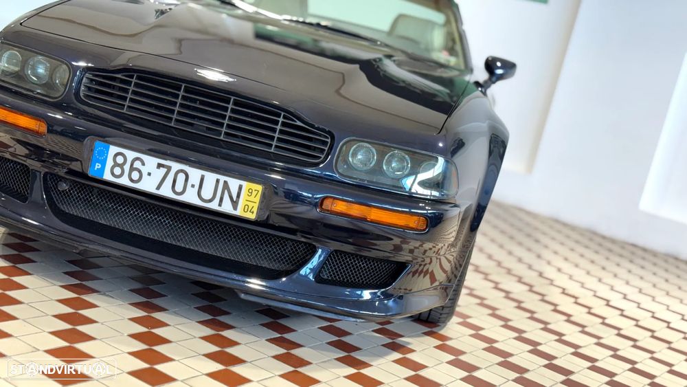 Aston Martin Vantage Coupe - 9