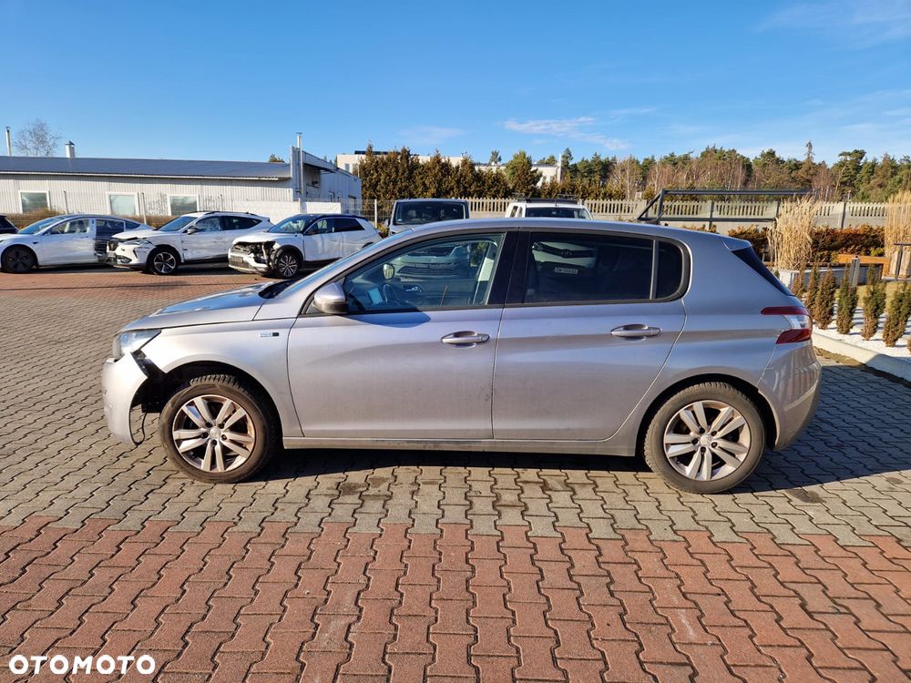 Peugeot 308 1.2 PureTech Allure S&S - 8