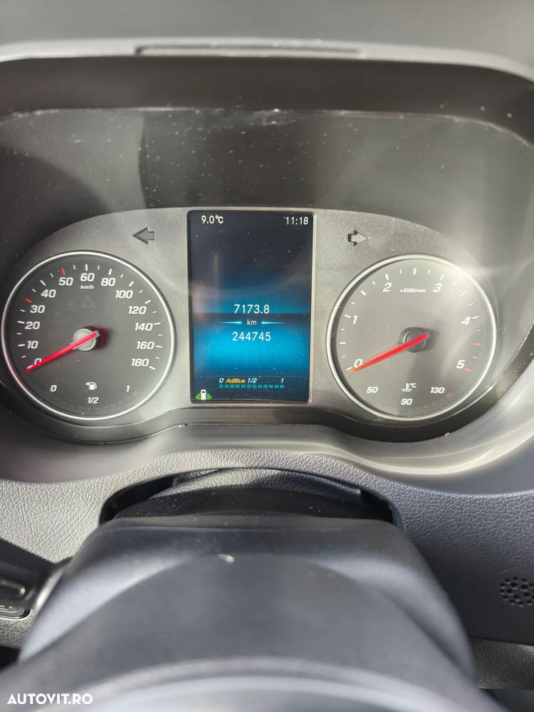 Mercedes-Benz Sprinter - 12