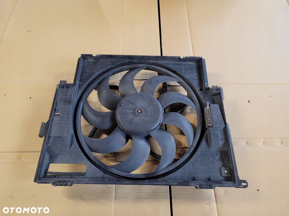 BMW F20 WENTYLATOR 7600557 - 1