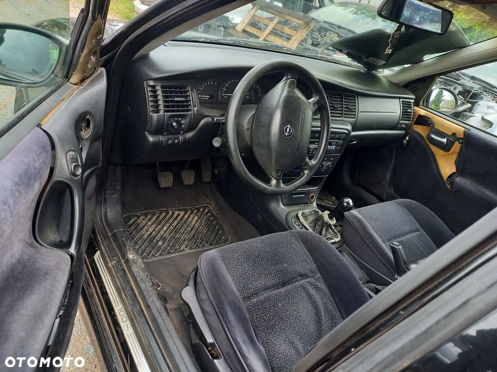 Opel Vecta B lift sedan 99r  silnik 1.8 1.6 16V skrzynia maska zderzak drse - 7