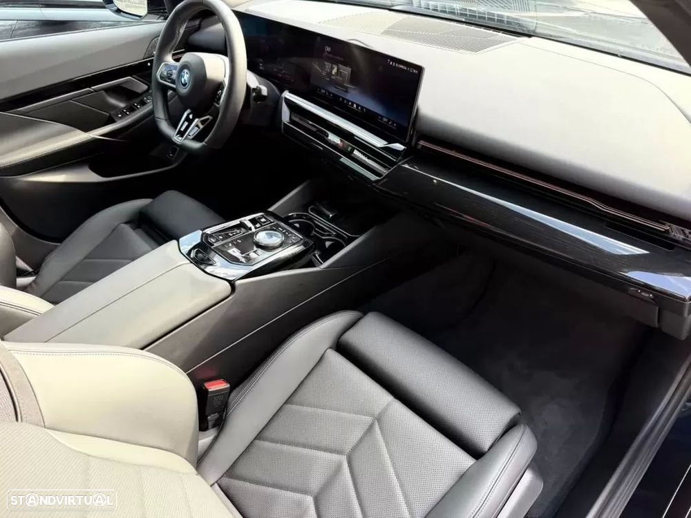 BMW 530 e Pack Desportivo M Pro - 8