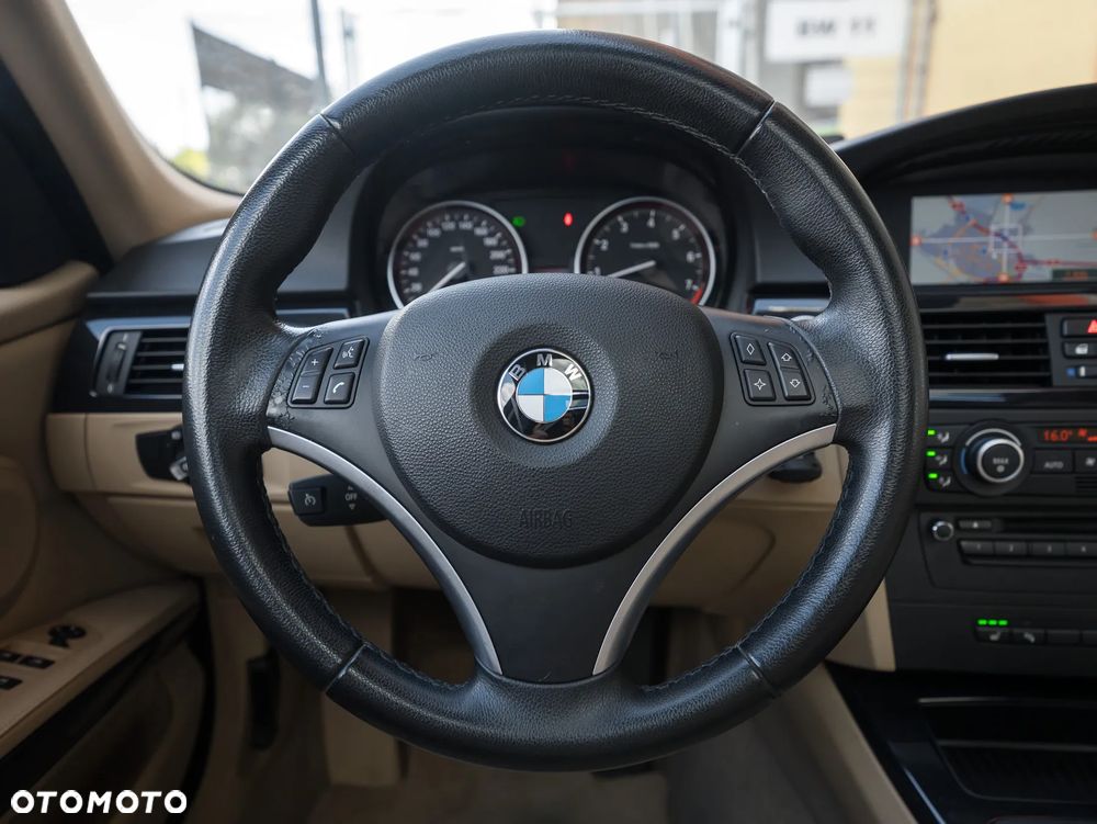BMW Seria 3 325i Edition Exclusive - 25