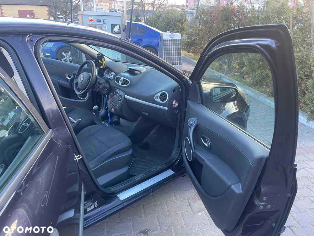 Renault Clio - 7