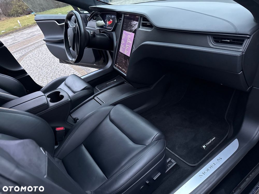 Tesla Model S - 17