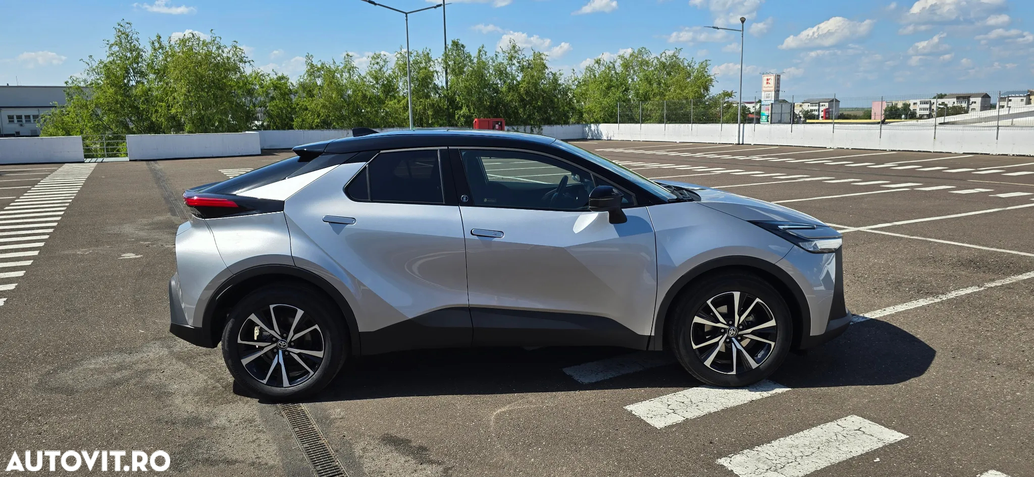 Toyota C-HR 1.8 Hybrid Team Deutschland - 11