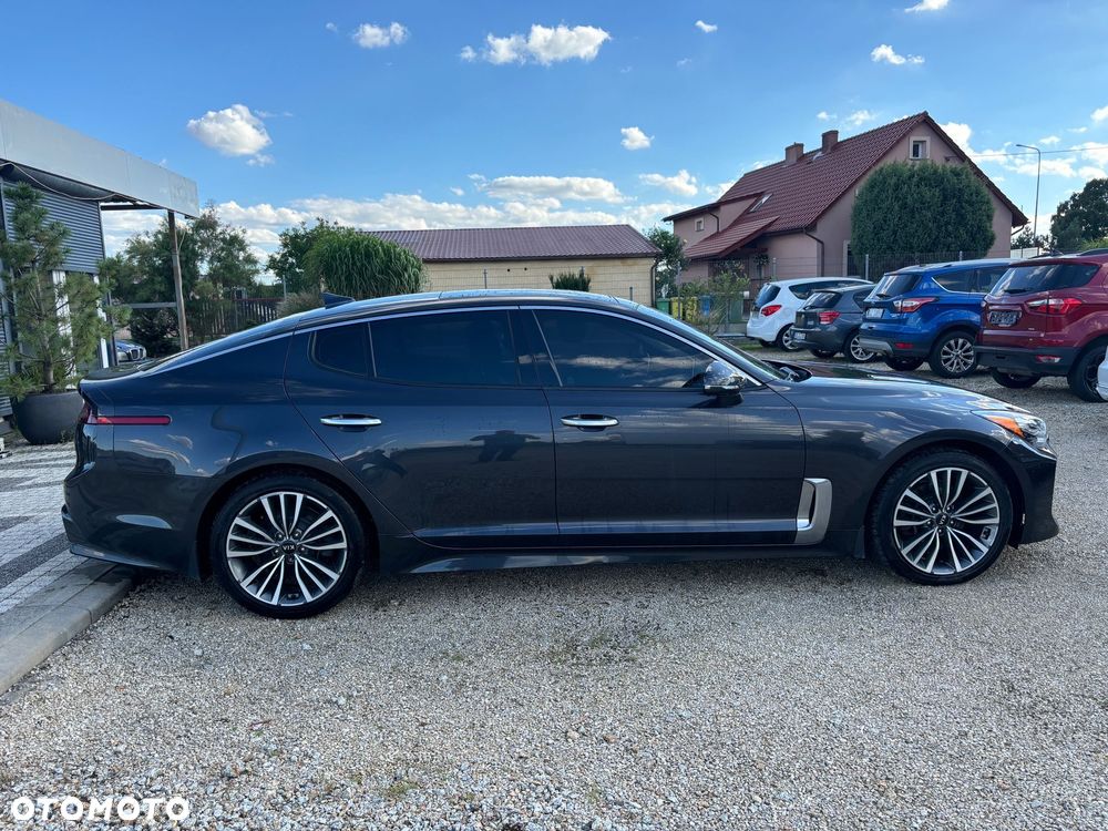 Kia Stinger 2.0 T-GDI GT Line - 1
