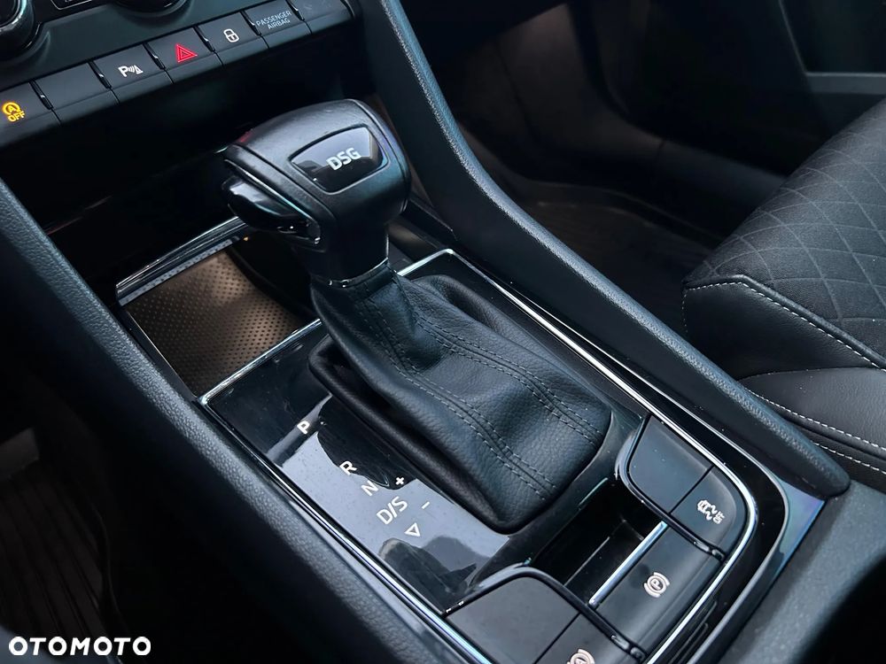 Skoda Karoq 1.5 TSI ACT 4x2 Style DSG - 31