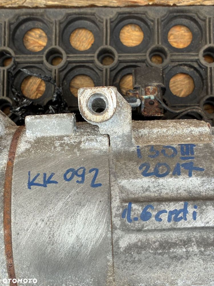 HYUNDAI I30 MK3 97701-G3200 SPRĘŻARKA KOMPRESOR KLIMATYZACJI ORYGINALNY - 2
