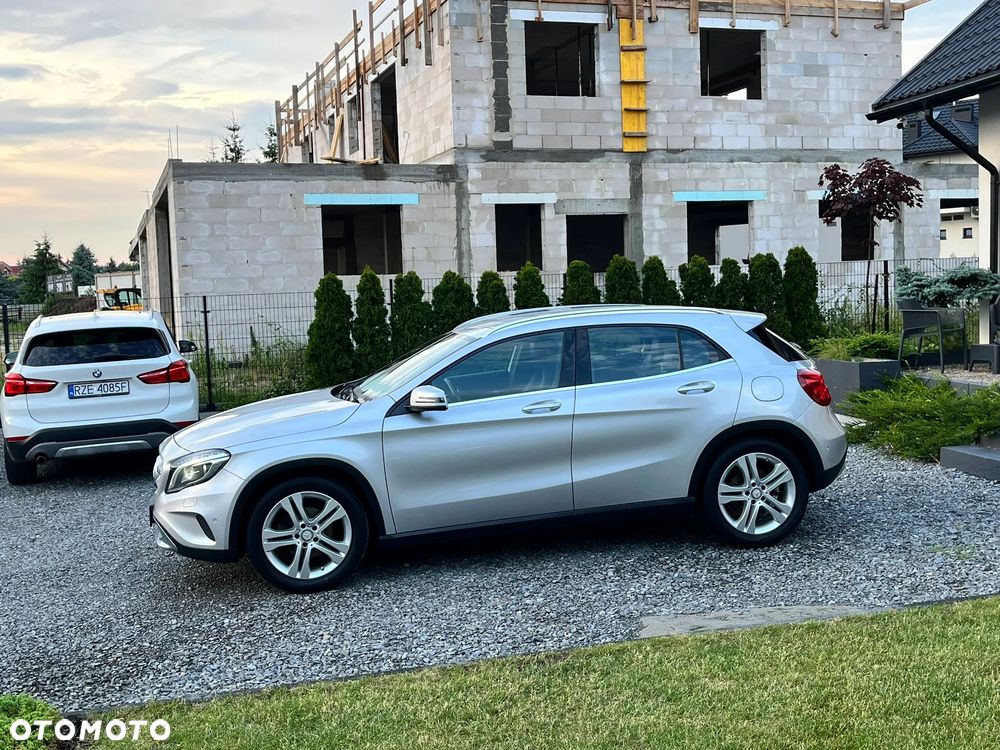 Mercedes-Benz GLA 180 - 28