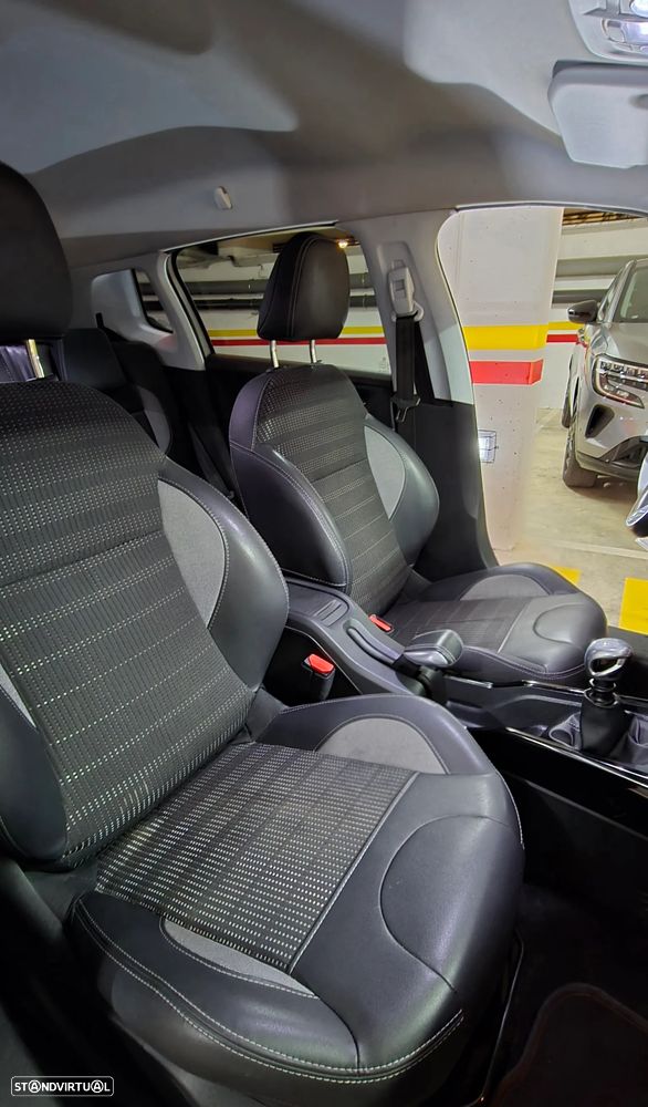 Peugeot 2008 1.2 PureTech Allure - 6