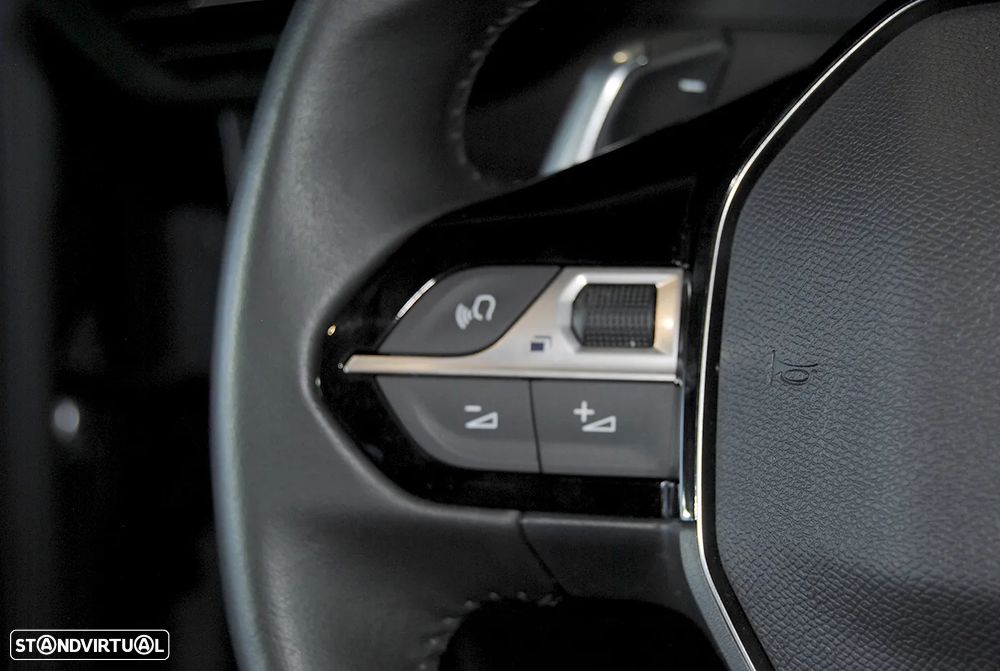 Peugeot 2008 1.2 Hybrid Allure e-DCS6 - 22