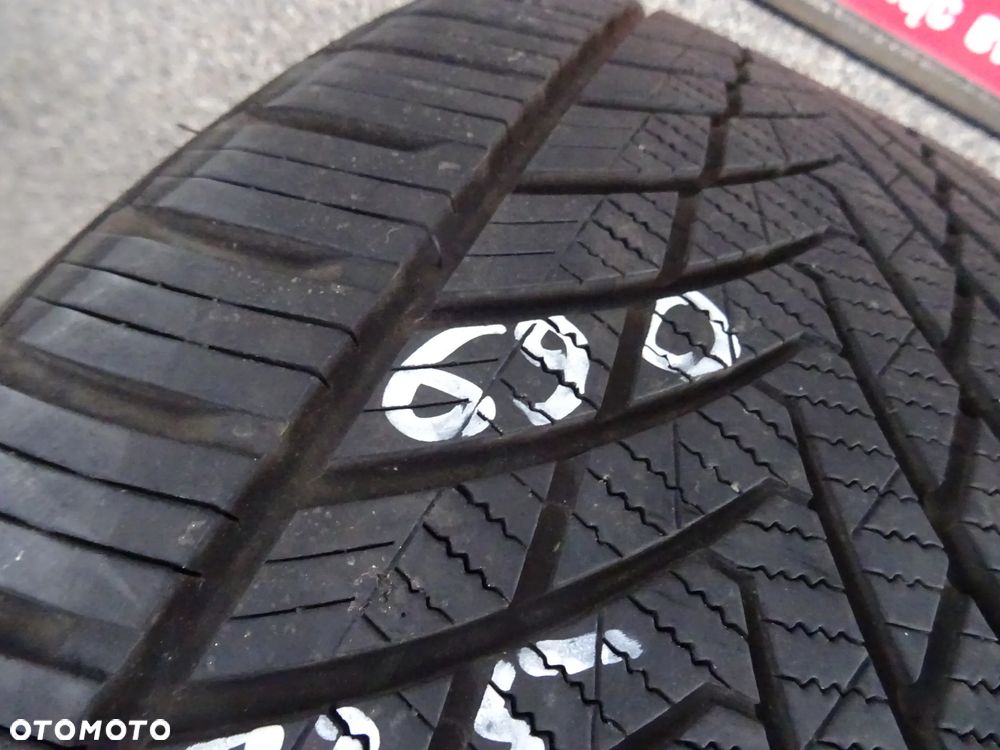 235/50/ZR19 107V Tracmax All season Trac Saver X-Privilo - 9