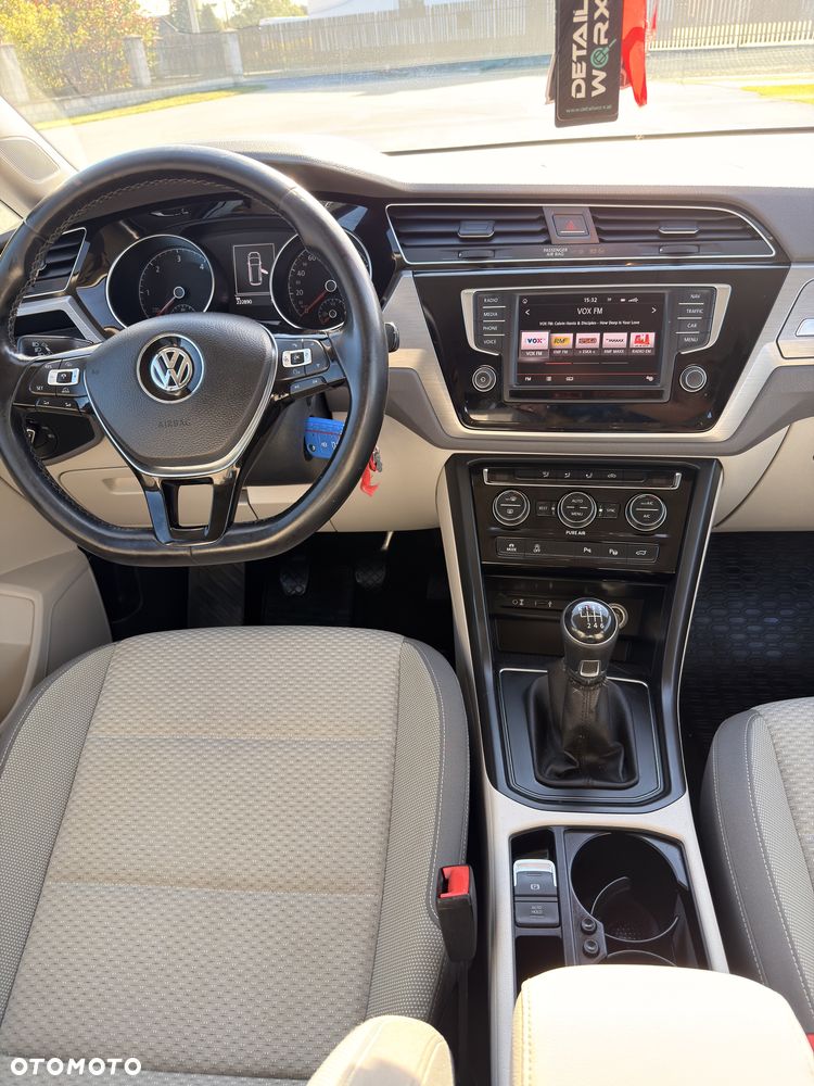 Volkswagen Touran - 6