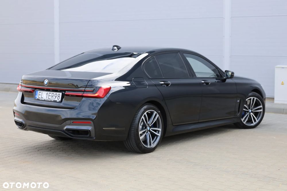 BMW Seria 7 750i xDrive sport - 3