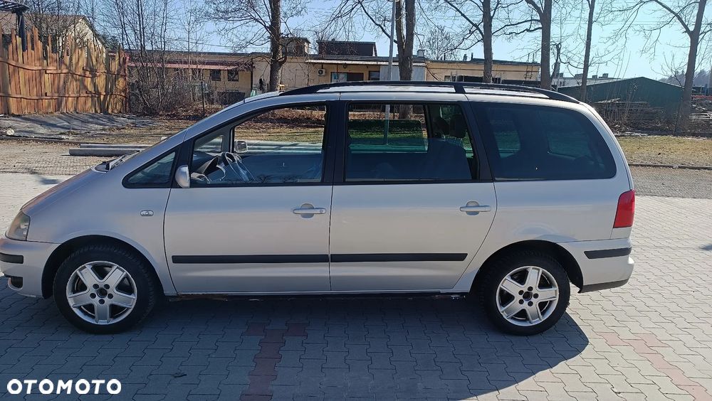 Volkswagen Sharan 1.9 TDI Comfortline - 8