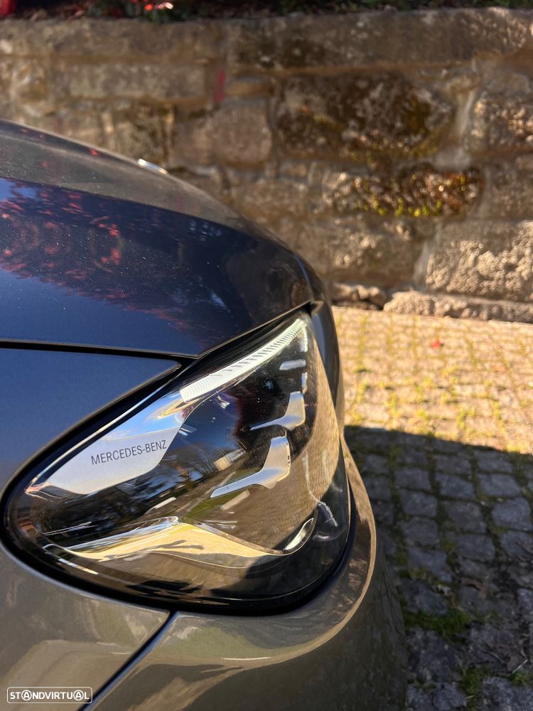 Mercedes-Benz E 300 de 4Matic 9G-TRONIC AMG Line - 35