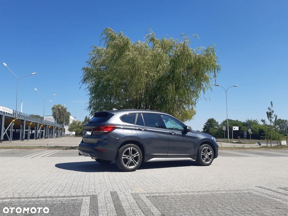 BMW X1 sDrive18d xLine - 9