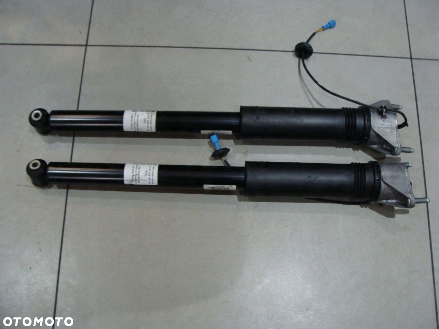 AMORTYZATORYKOMPLET TYŁ MERCEDES GLB X247 AMG A35 A2473263800 AKTYWNE - 1