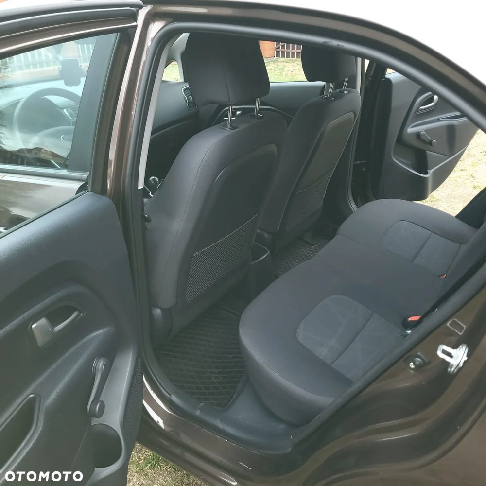 Kia Rio - 18