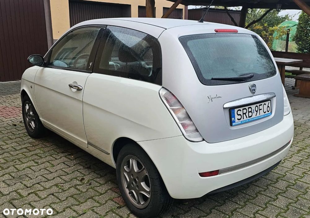 Lancia Ypsilon 1.2 8V Argento (4 os.) - 5